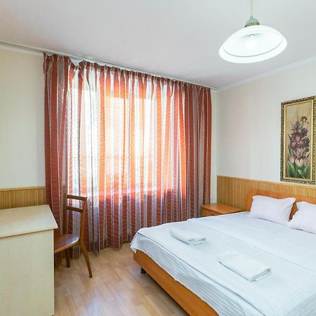 Квартира Студія Біля Оперного Театру По Вулиці Гонти 4-3А Lviv Extérieur photo