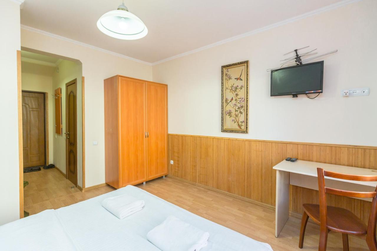 Квартира Студія Біля Оперного Театру По Вулиці Гонти 4-3А Lviv Extérieur photo