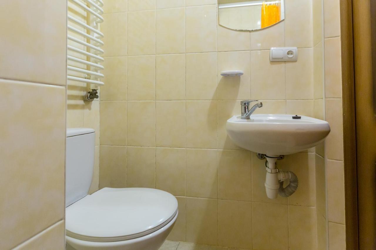 Квартира Студія Біля Оперного Театру По Вулиці Гонти 4-3А Lviv Extérieur photo