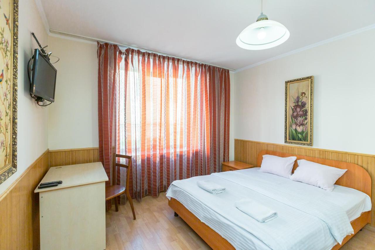 Квартира Студія Біля Оперного Театру По Вулиці Гонти 4-3А Lviv Extérieur photo
